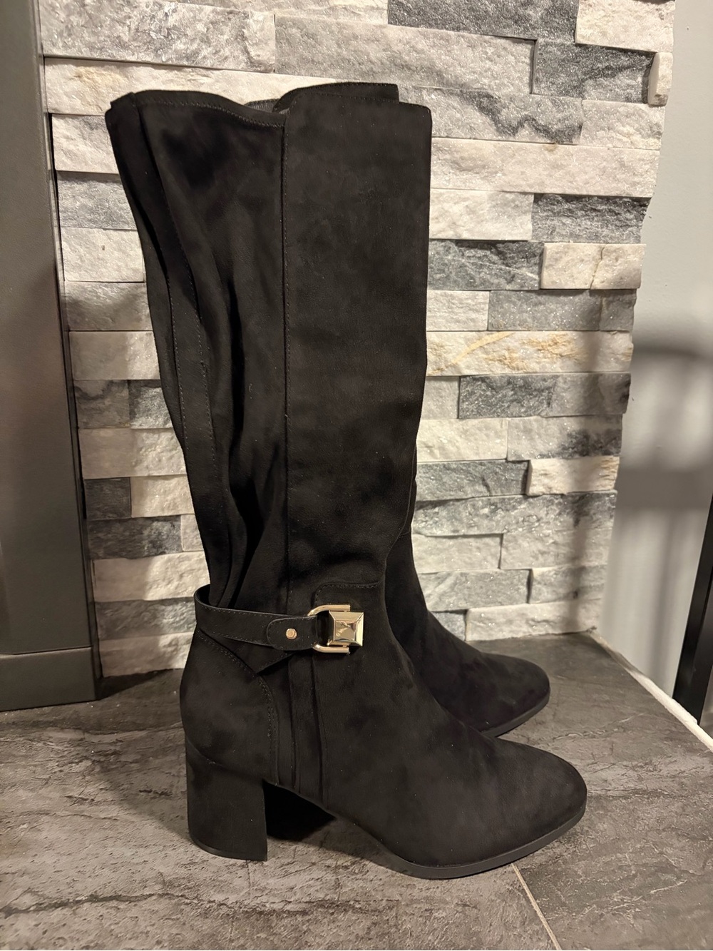 Unisa Black Knee-High Block Heel Boots - Classic Women's Fashion